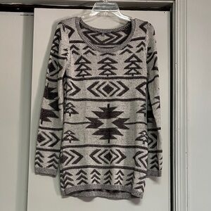 Charlotte Russe Geometric Pattern Sweater - Gray and Black
